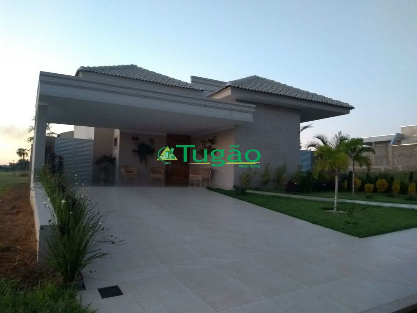 Casa de Condomínio com 3 quartos à venda, 220m² — foto 8 de 16