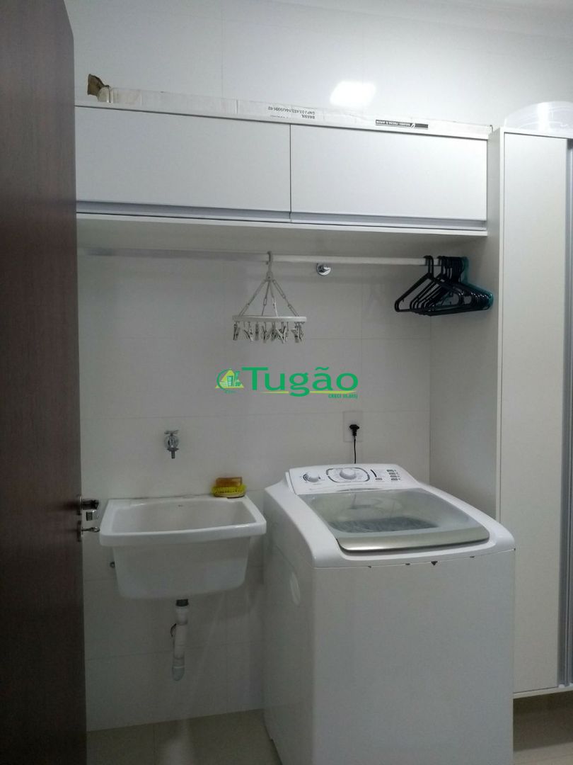 Casa de Condomínio com 3 quartos à venda, 220m² — foto 11 de 16