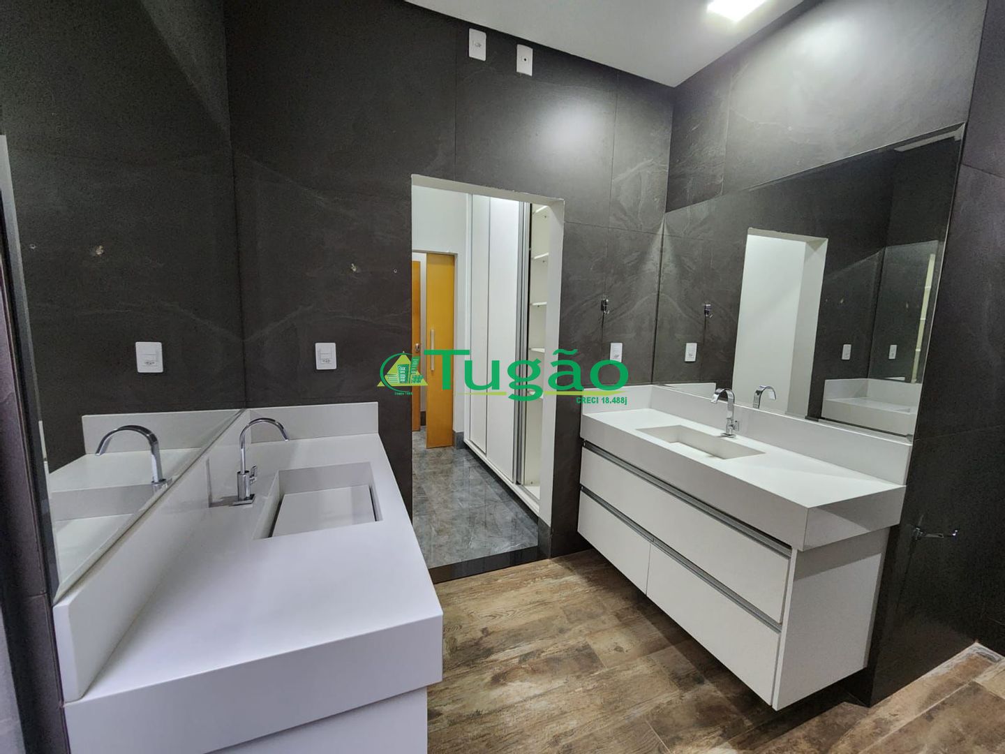 Casa com 4 quartos à venda, 264m² — foto 13 de 24