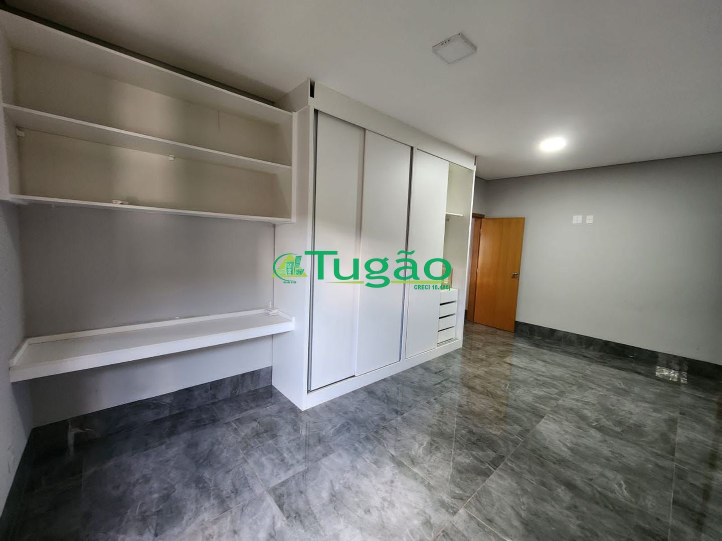 Casa com 4 quartos à venda, 264m² — foto 22 de 24
