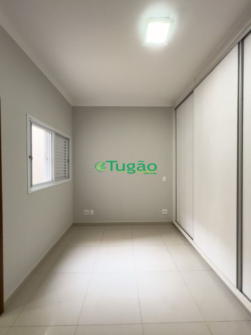 Casa com 3 quartos à venda, 200m² — foto 29 de 43