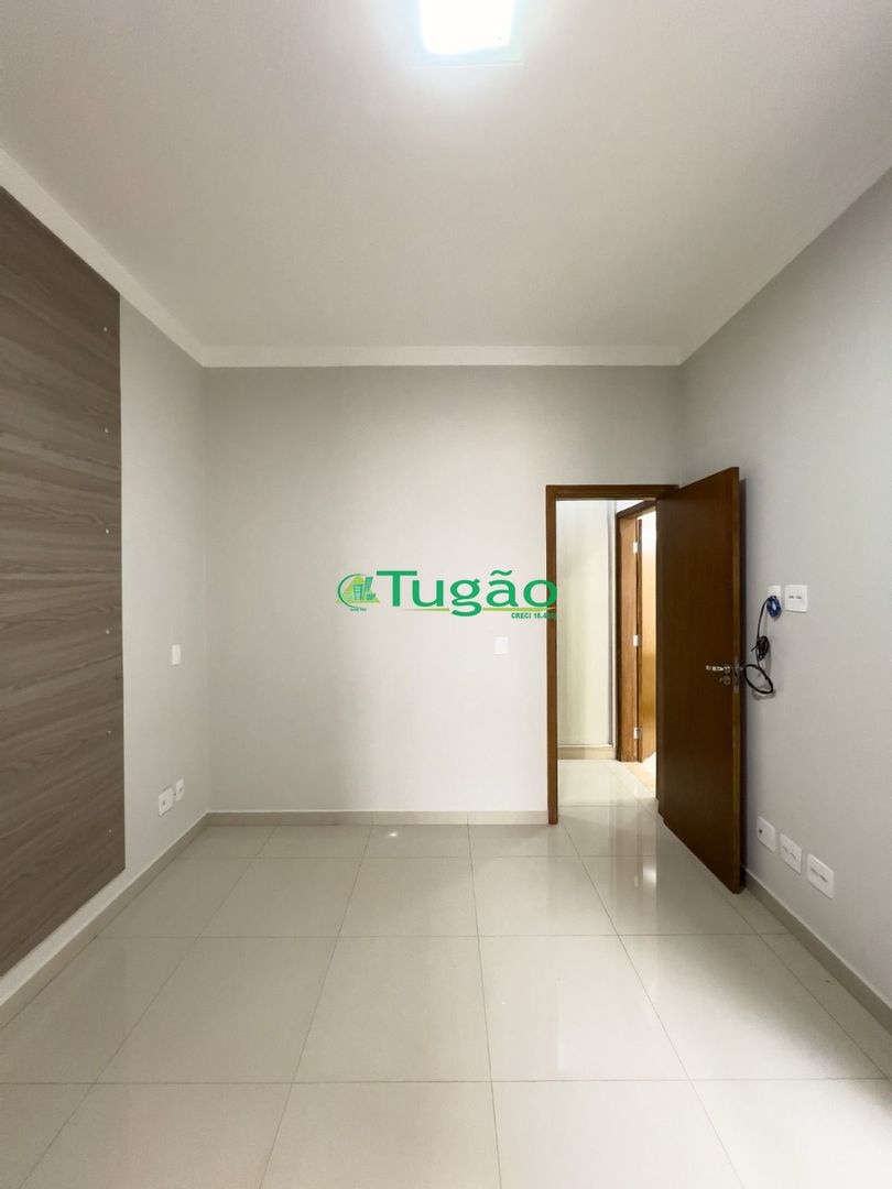 Casa com 3 quartos à venda, 200m² — foto 36 de 43