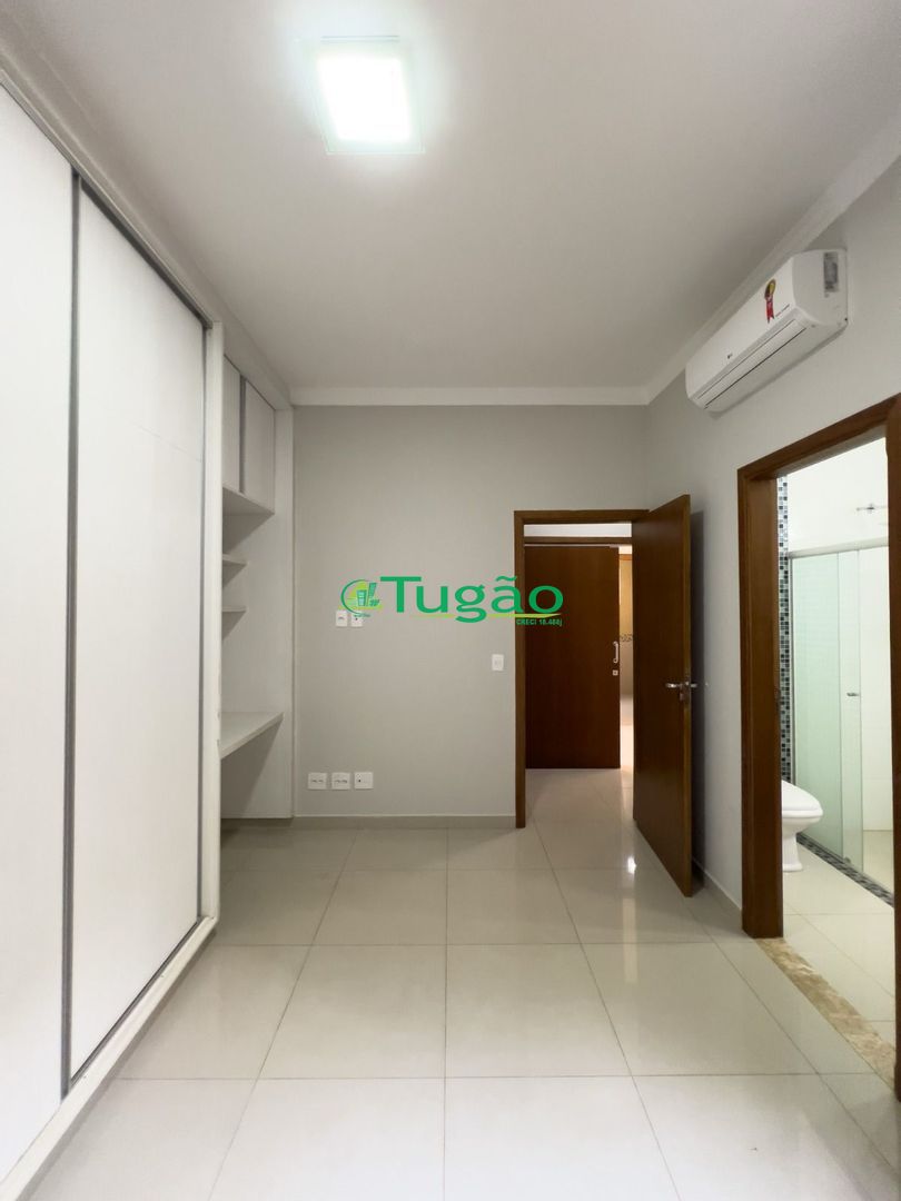 Casa com 3 quartos à venda, 200m² — foto 28 de 43