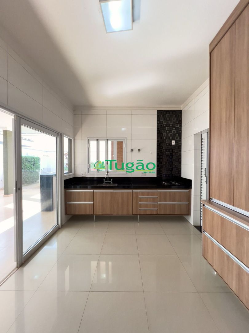 Casa com 3 quartos à venda, 200m² — foto 19 de 43