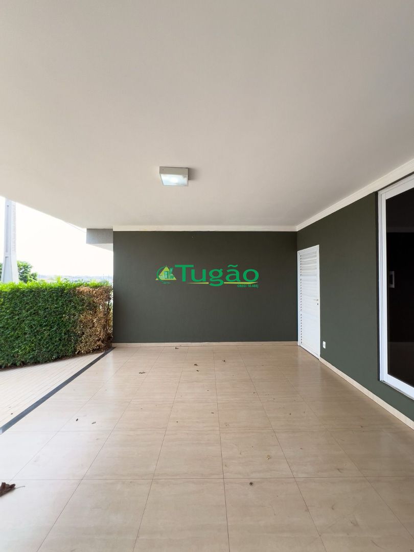 Casa com 3 quartos à venda, 200m² — foto 2 de 43