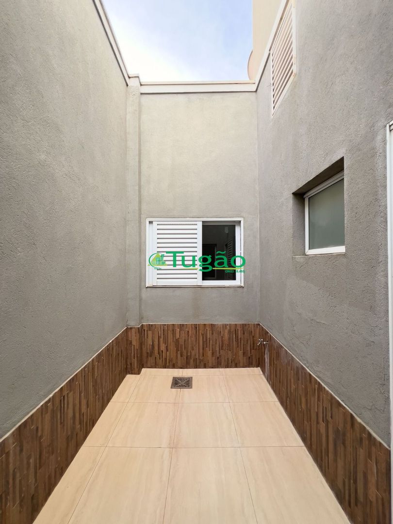 Casa com 3 quartos à venda, 200m² — foto 38 de 43