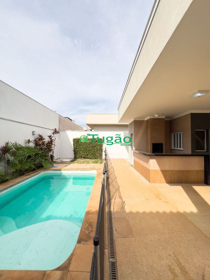 Casa com 3 quartos à venda, 200m² — foto 14 de 43