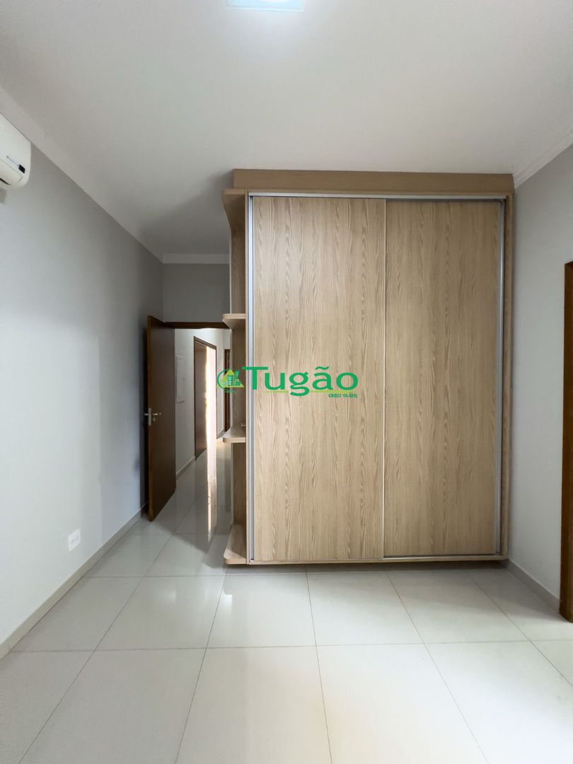 Casa com 3 quartos à venda, 200m² — foto 24 de 43