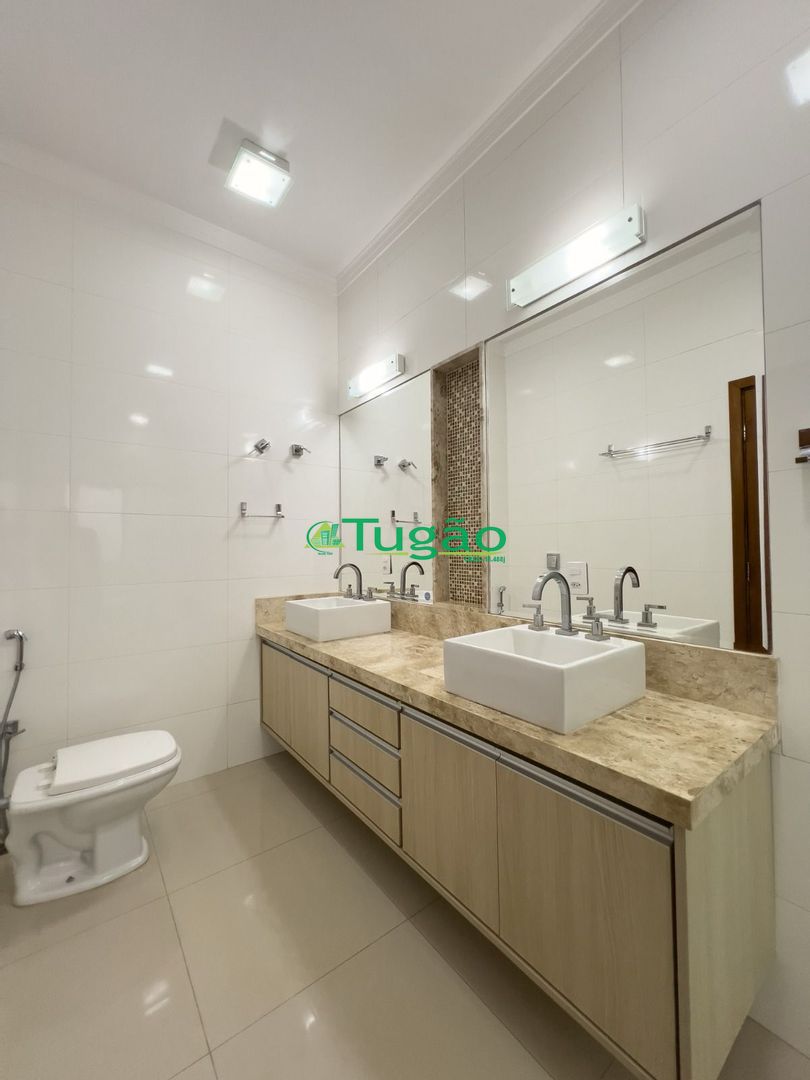 Casa com 3 quartos à venda, 200m² — foto 30 de 43