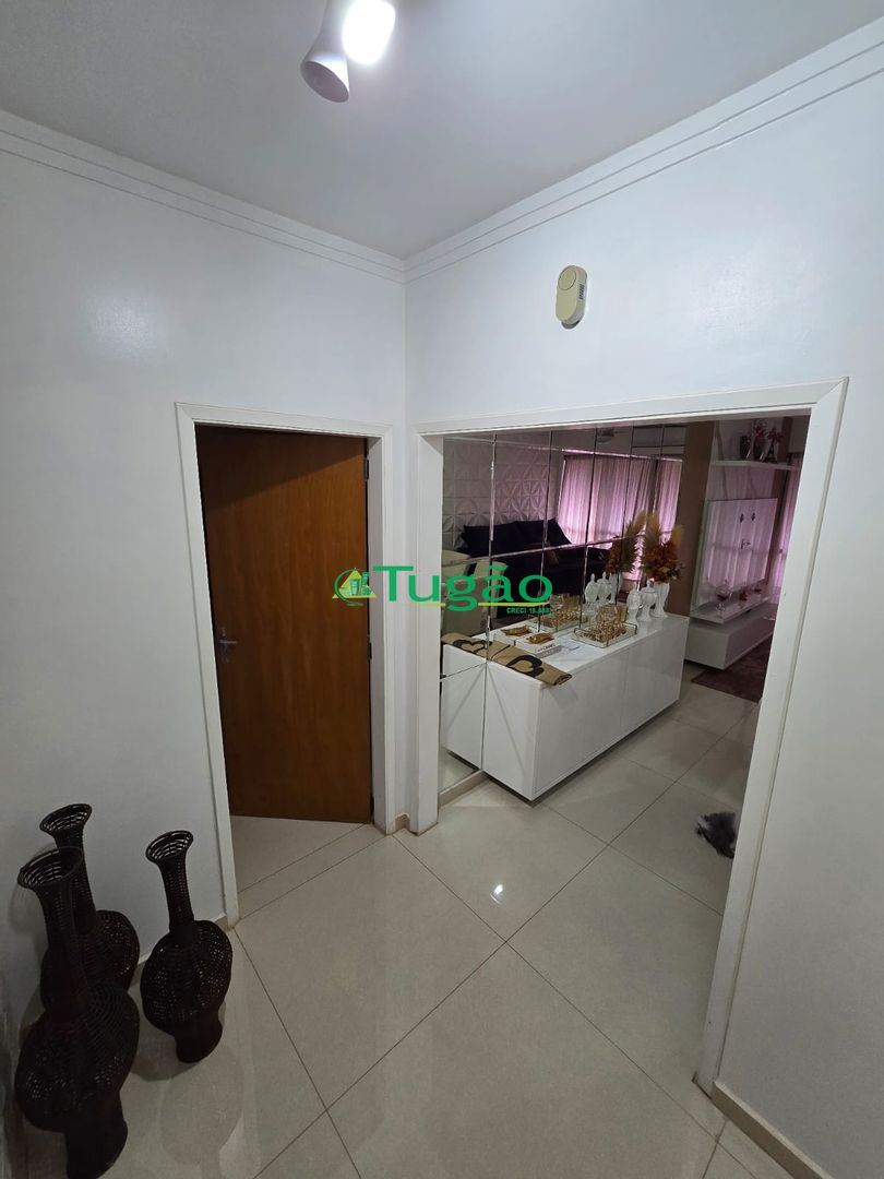 Apartamento com 3 quartos à venda, 140m² — foto 1 de 18