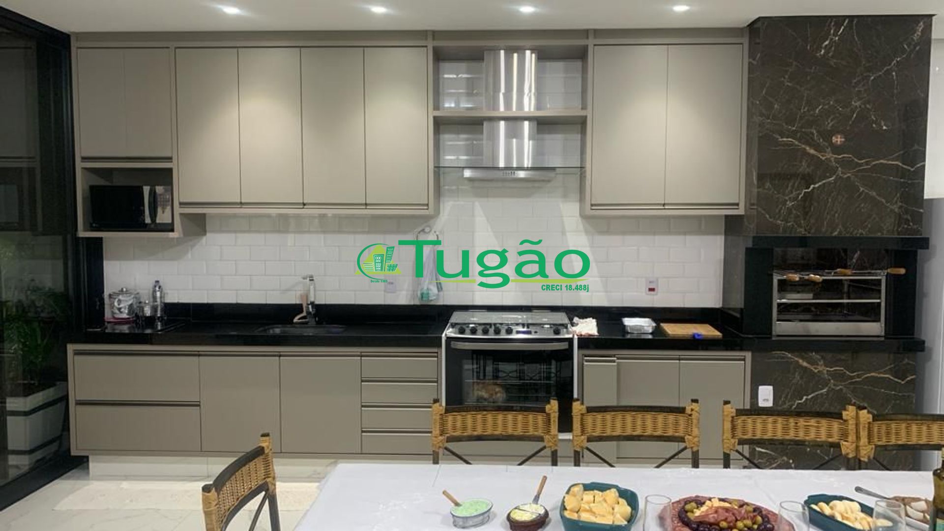 Casa com 3 quartos para aluguel, 275m² — foto 7 de 9