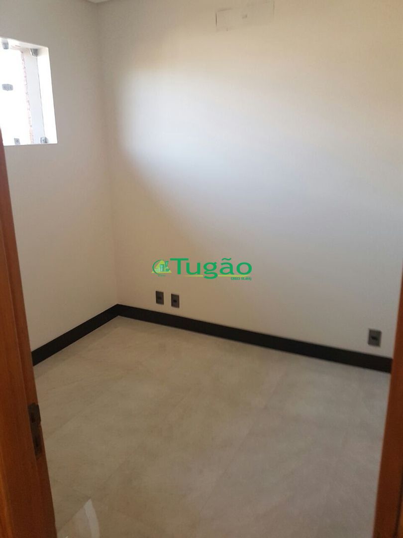 Casa com 3 quartos à venda, 378m² — foto 64 de 75