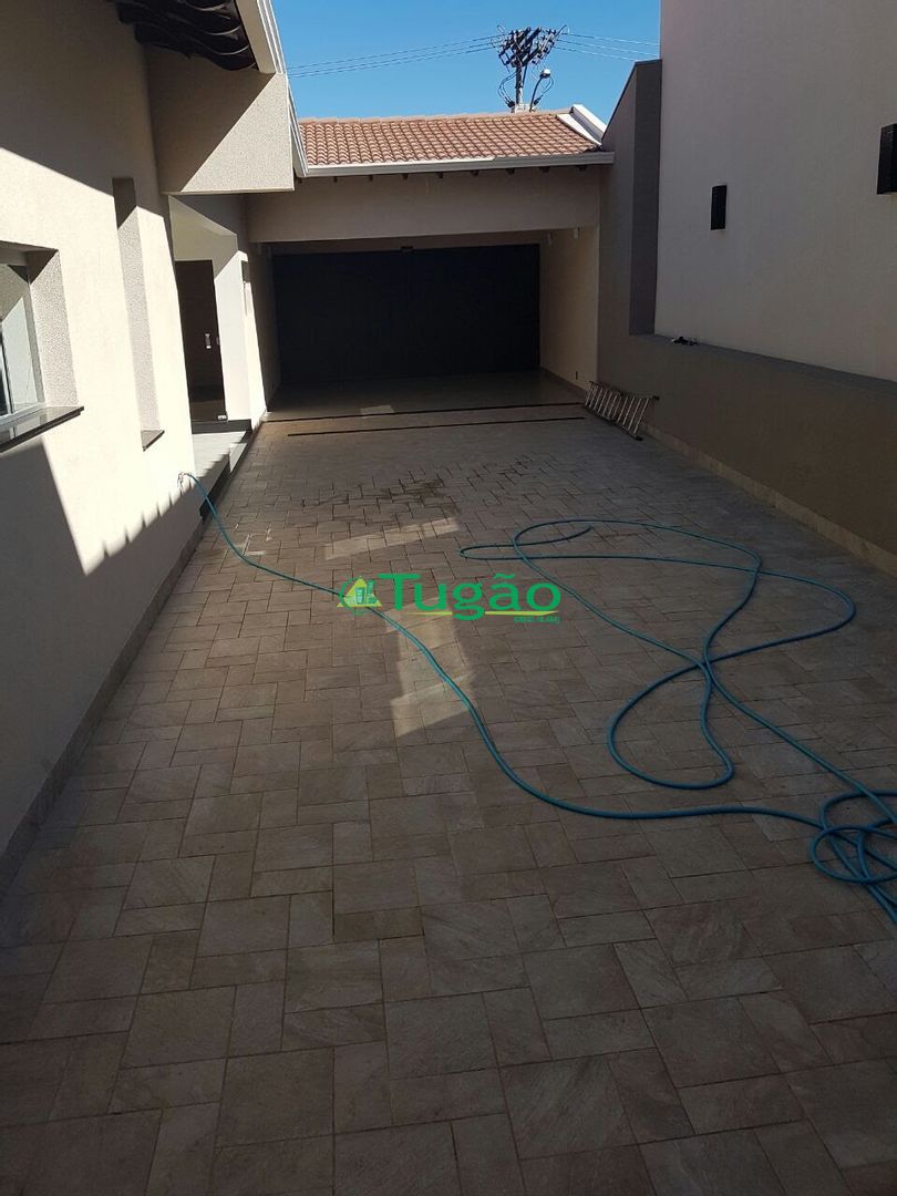 Casa com 3 quartos à venda, 378m² — foto 9 de 75