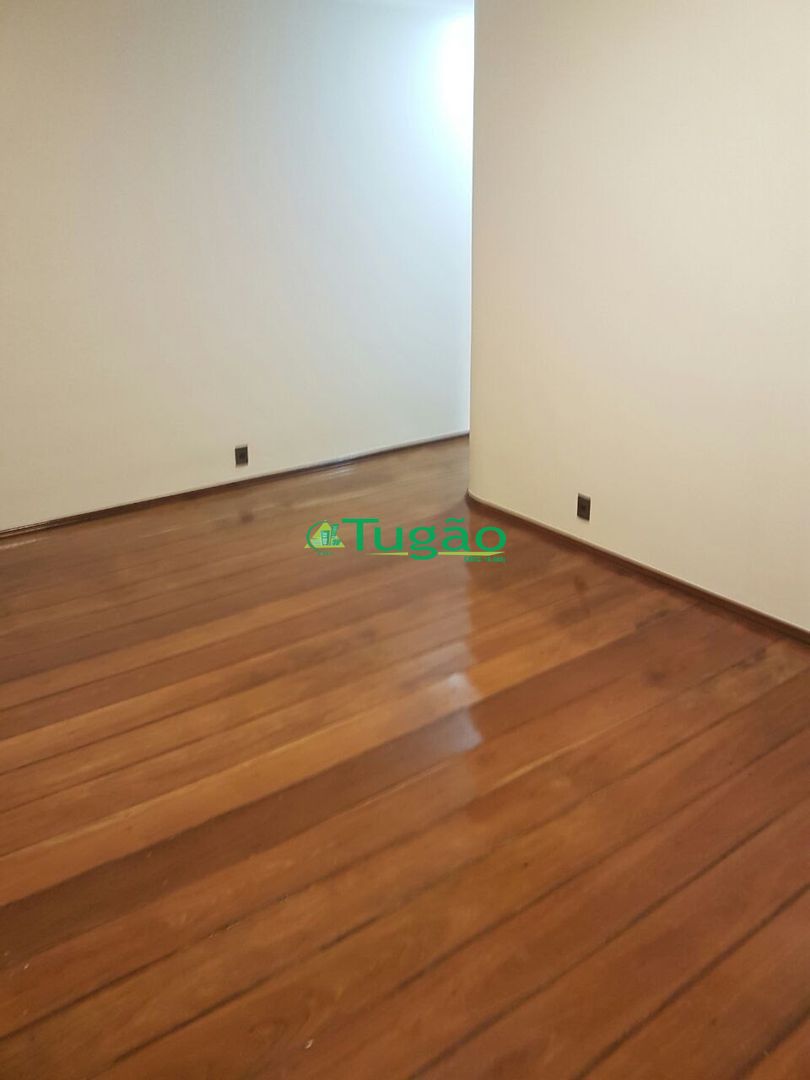 Casa com 3 quartos à venda, 378m² — foto 2 de 75