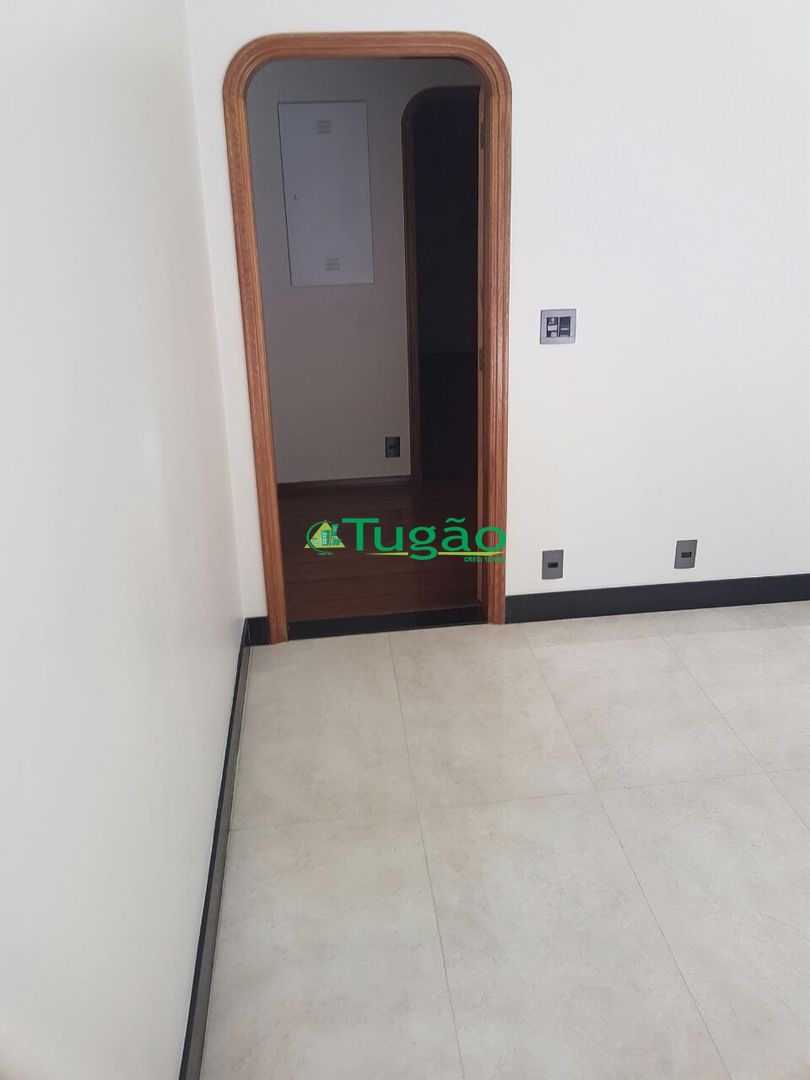 Casa com 3 quartos à venda, 378m² — foto 56 de 75