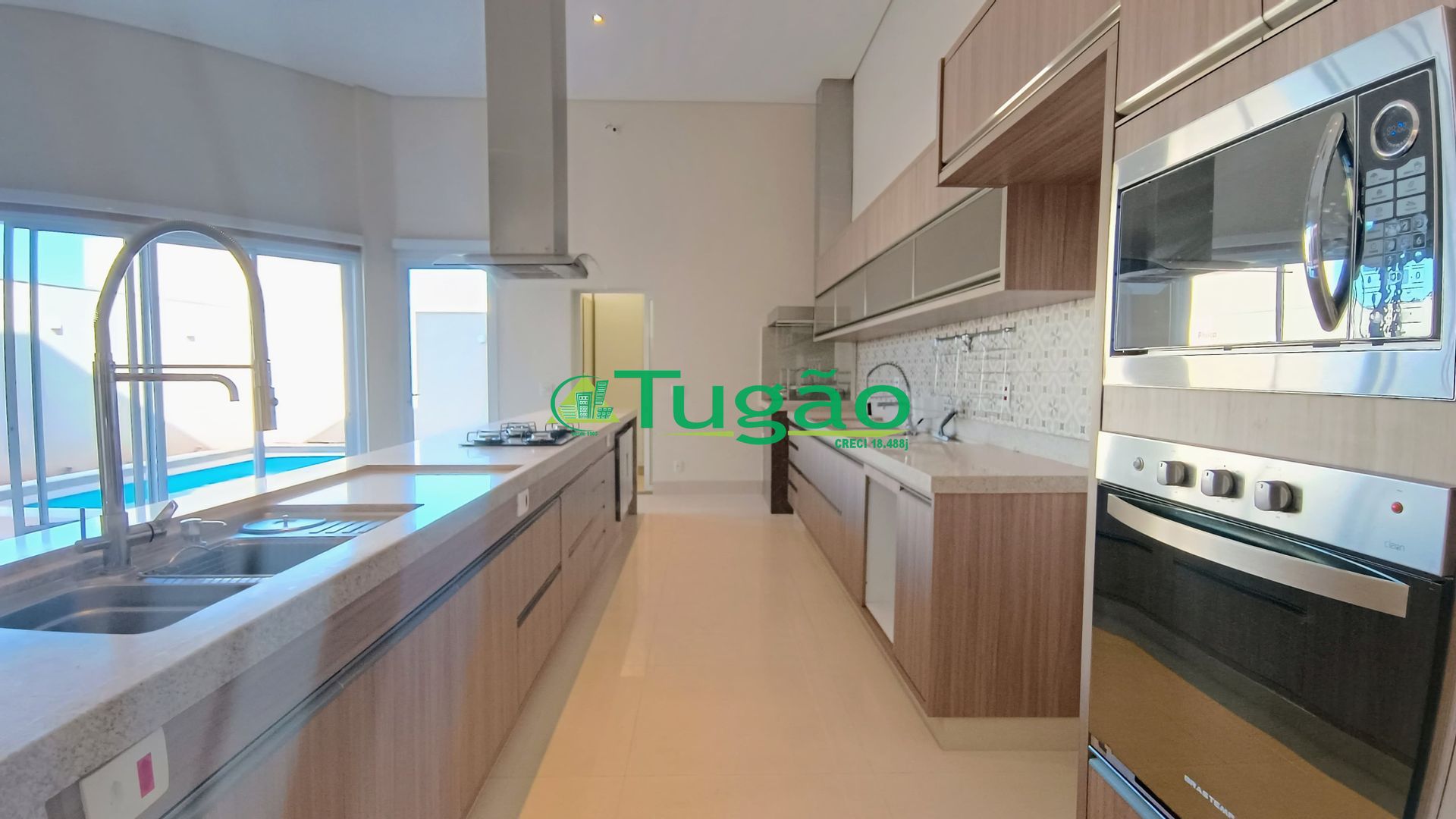Casa de Condomínio com 3 quartos à venda, 249m² — foto 9 de 29