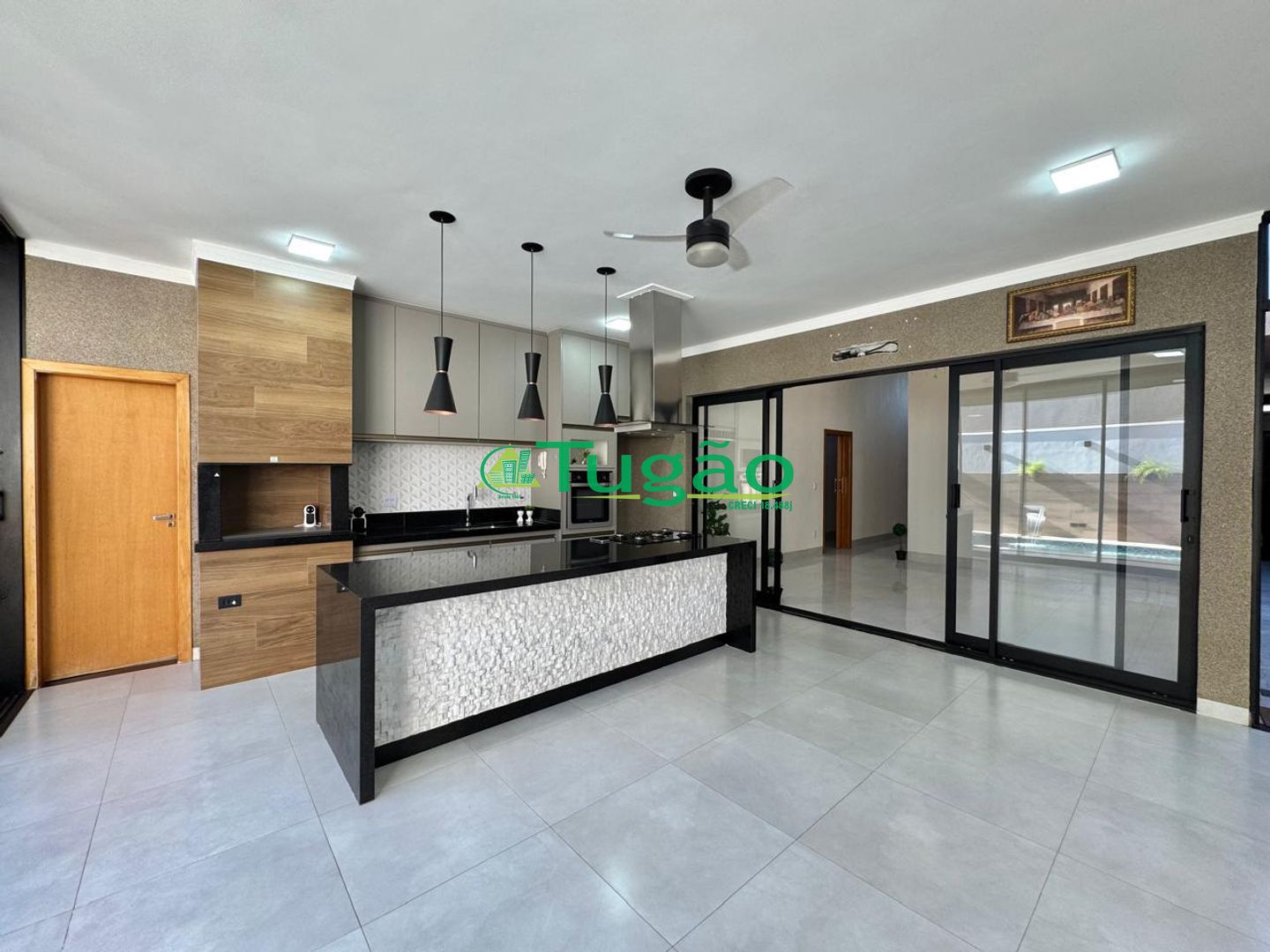 Casa de Condomínio com 3 quartos à venda, 196m² — foto 3 de 23