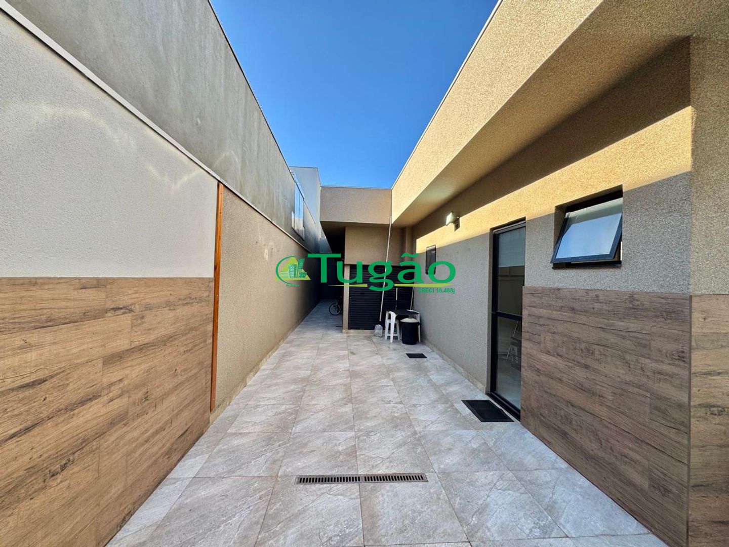 Casa de Condomínio com 3 quartos à venda, 196m² — foto 1 de 23
