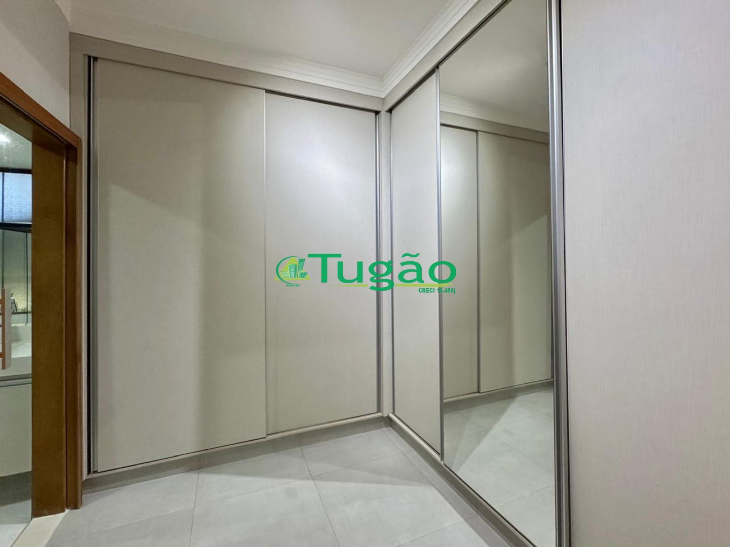 Casa de Condomínio com 3 quartos à venda, 196m² — foto 11 de 23
