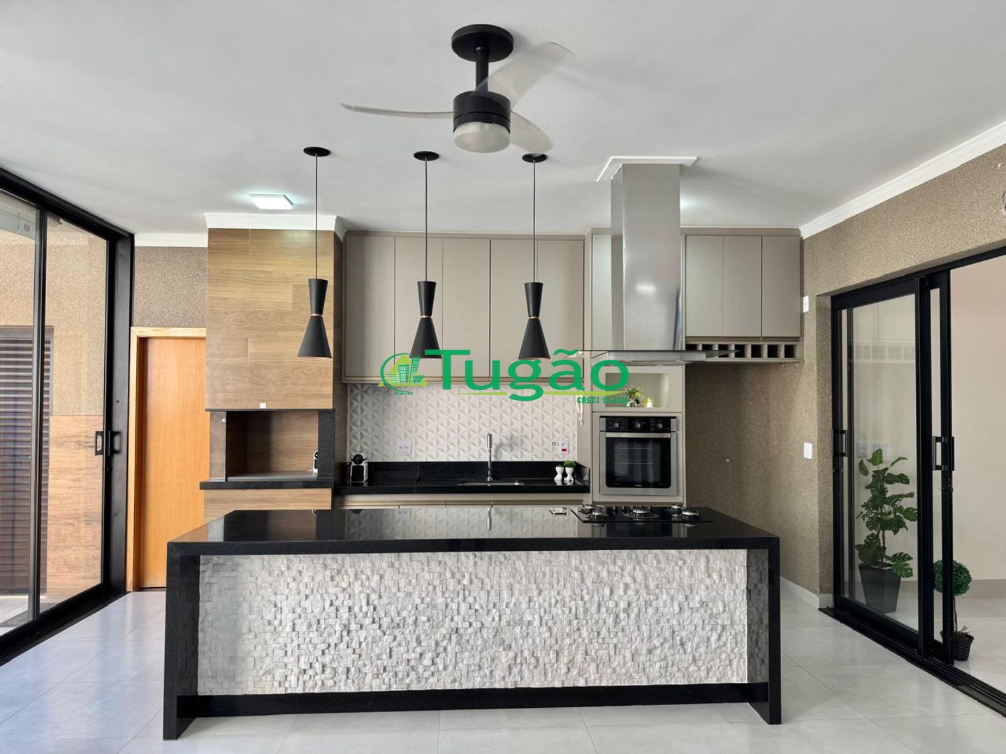 Casa de Condomínio com 3 quartos à venda, 196m² — foto 6 de 23