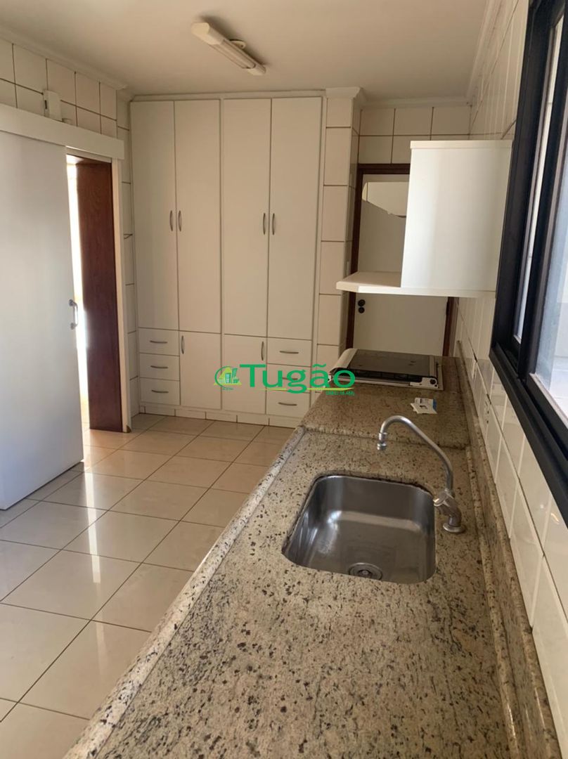 Apartamento com 3 quartos à venda, 216m² — foto 9 de 29