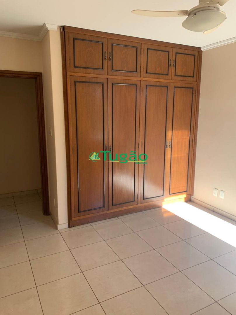 Apartamento com 3 quartos à venda, 216m² — foto 2 de 29