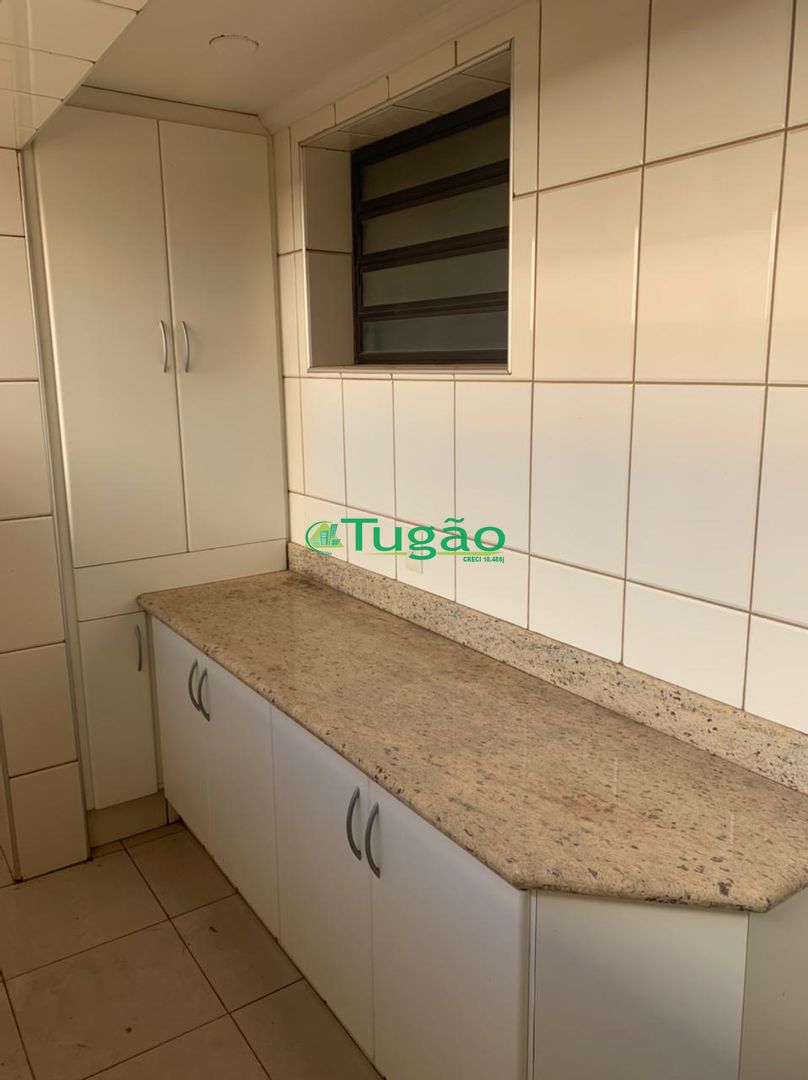 Apartamento com 3 quartos à venda, 216m² — foto 1 de 29