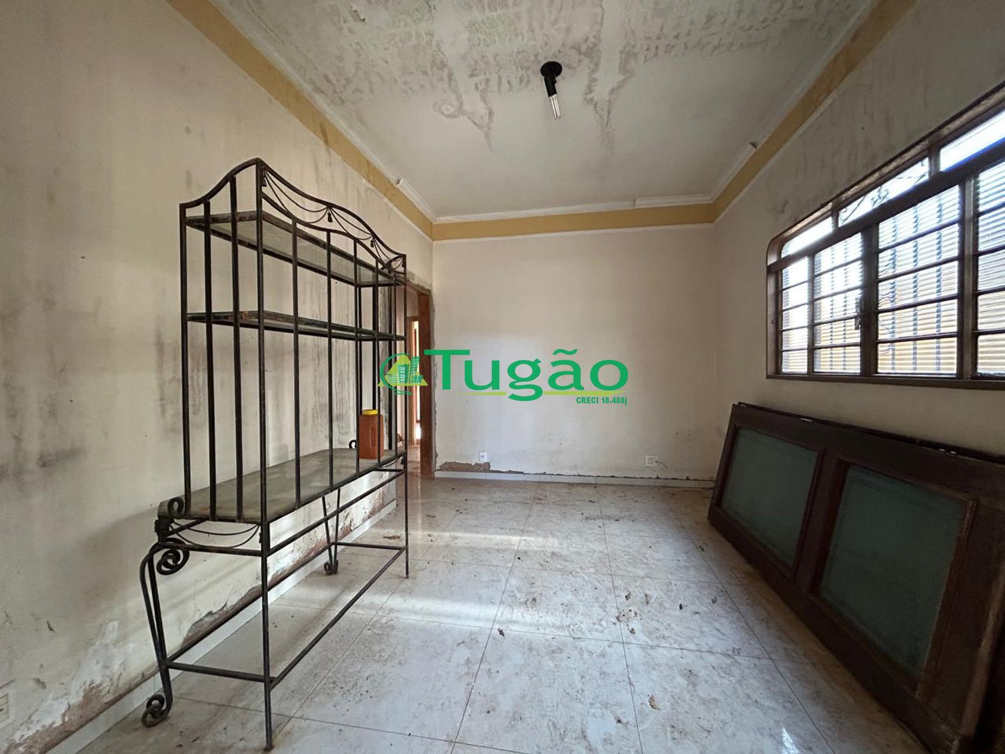 Casa com 3 quartos à venda, 190m² — foto 1 de 7