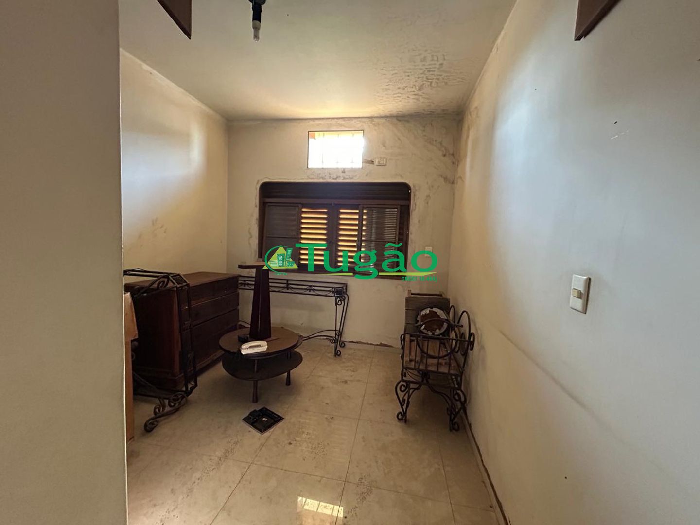 Casa com 3 quartos à venda, 190m² — foto 2 de 7
