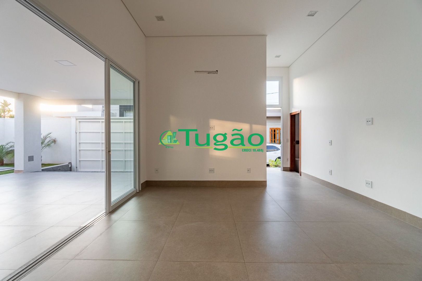 Casa de Condomínio com 3 quartos à venda, 180m² — foto 13 de 16