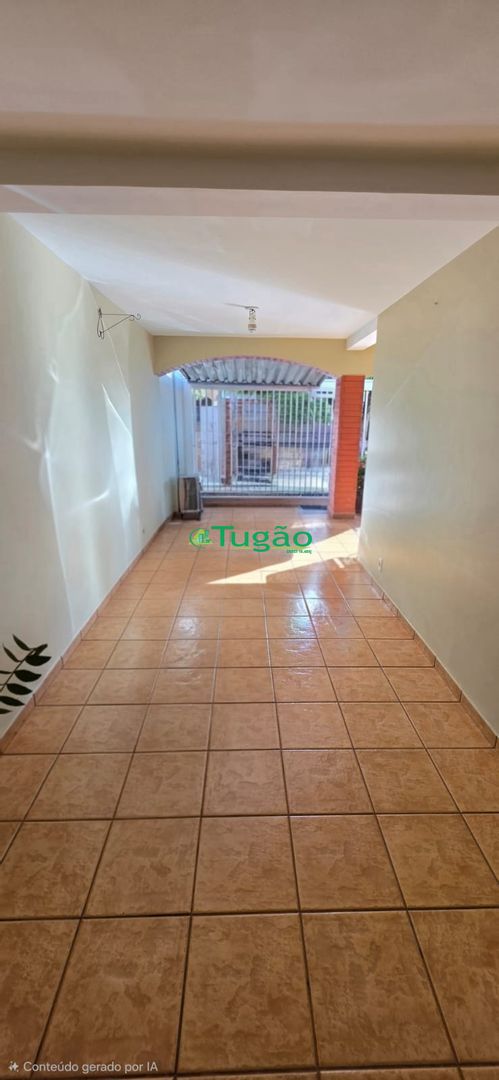 Casa com 3 quartos à venda, 210m² — foto 3 de 29
