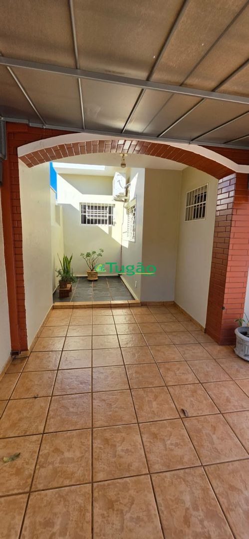 Casa com 3 quartos à venda, 210m² — foto 1 de 29