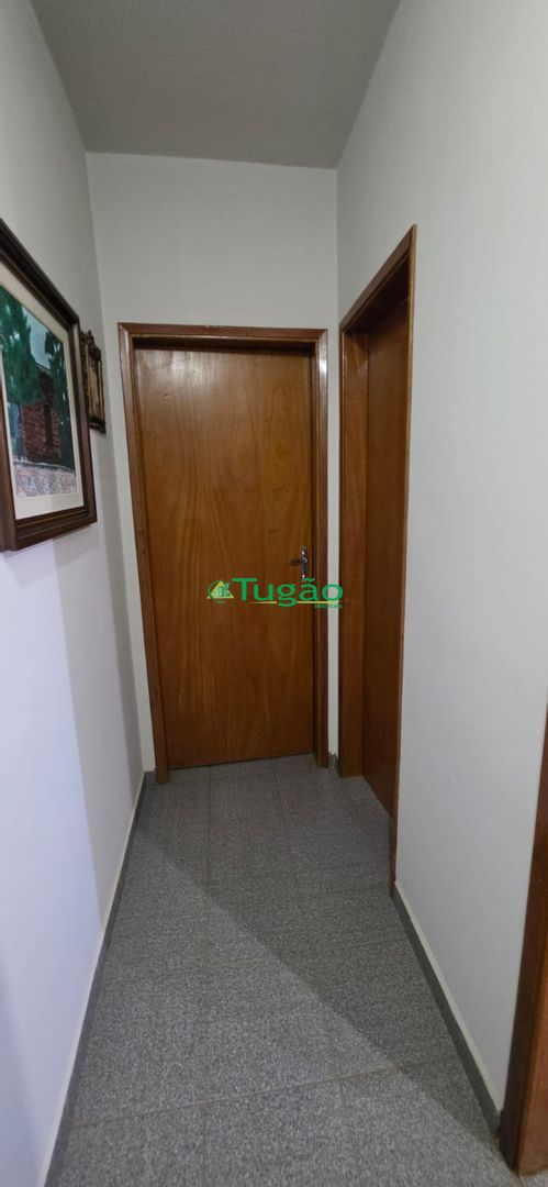 Casa com 3 quartos à venda, 210m² — foto 25 de 29