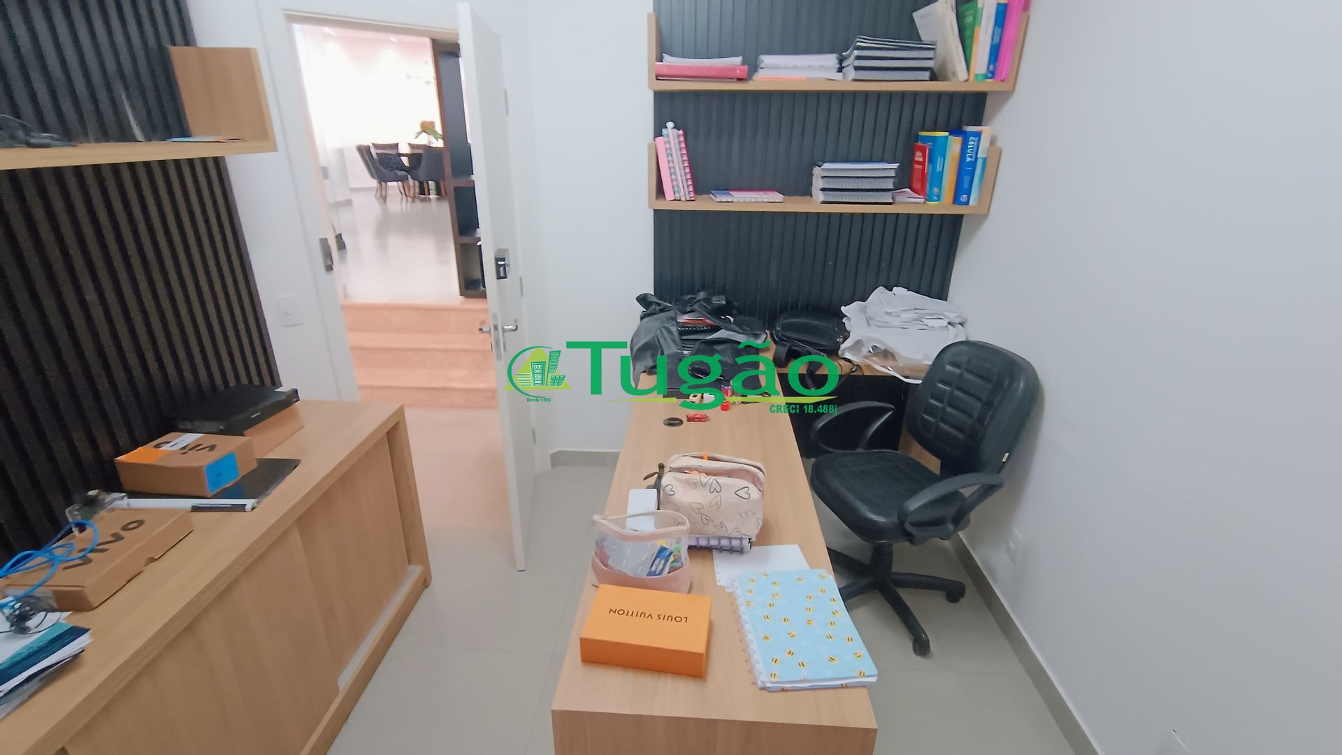 Casa de Condomínio com 3 quartos à venda, 288m² — foto 1 de 35