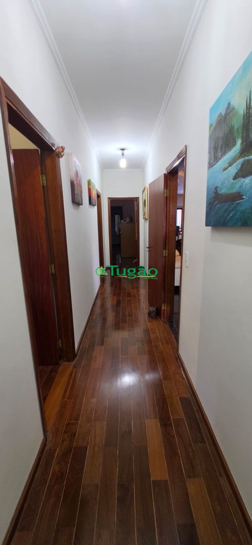 Casa com 4 quartos à venda, 320m² — foto 15 de 37