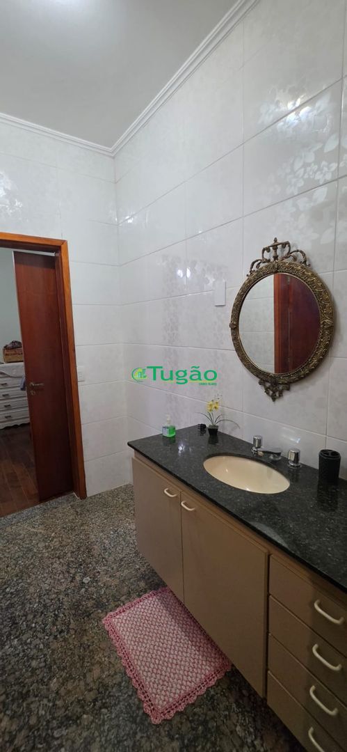 Casa com 4 quartos à venda, 320m² — foto 9 de 37