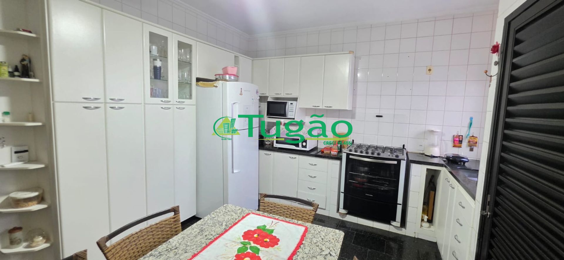 Casa com 4 quartos à venda, 320m² — foto 24 de 37