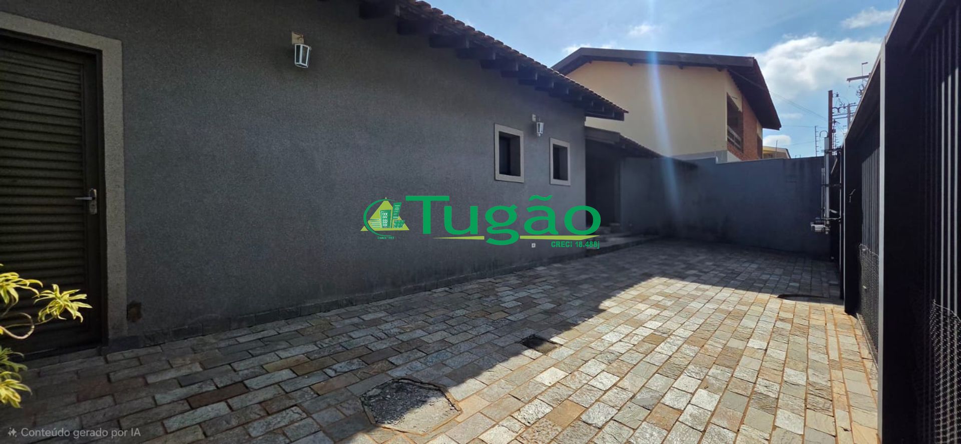 Casa com 4 quartos à venda, 320m² — foto 1 de 37