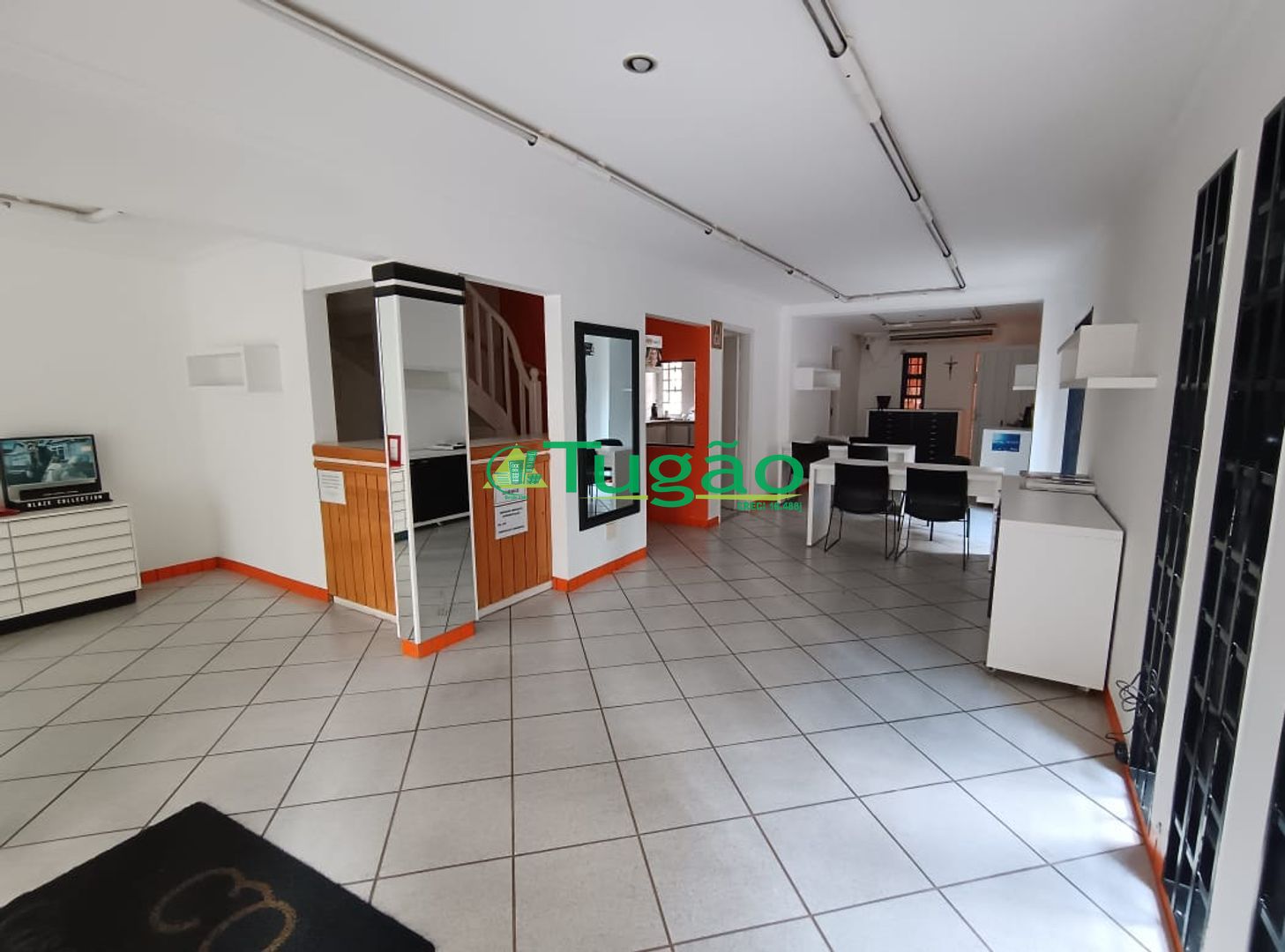 Loja / Salão / Ponto Comercial  à venda, 240m² — foto 2 de 23