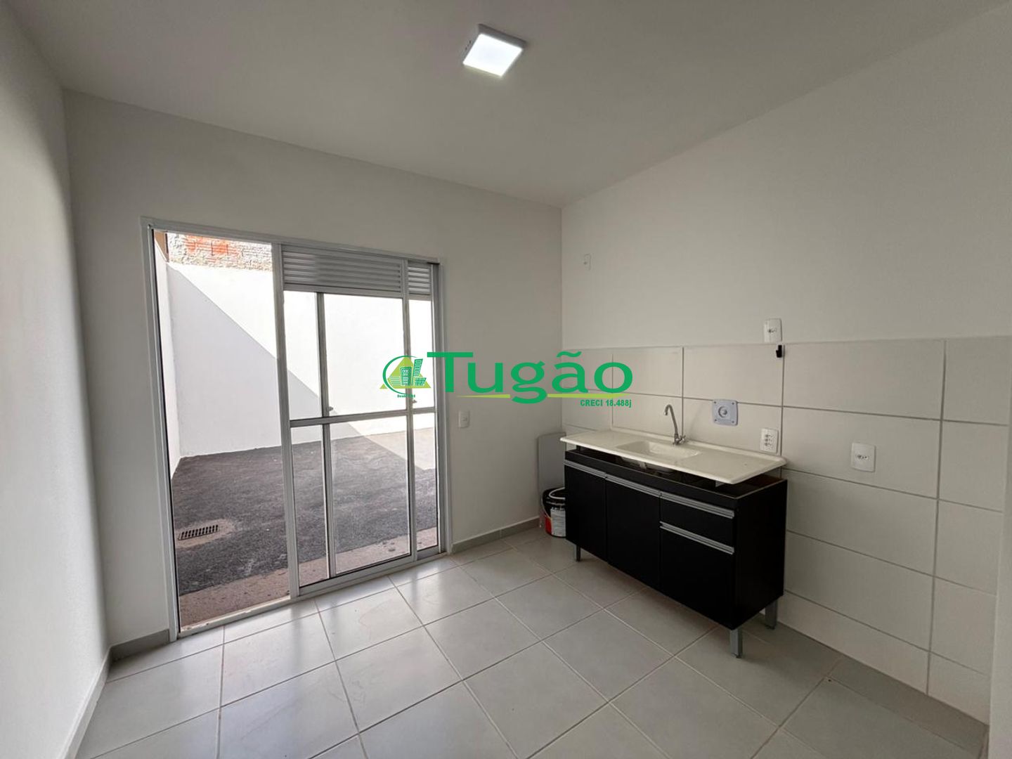Casa de Condomínio com 2 quartos à venda, 43m² — foto 2 de 9