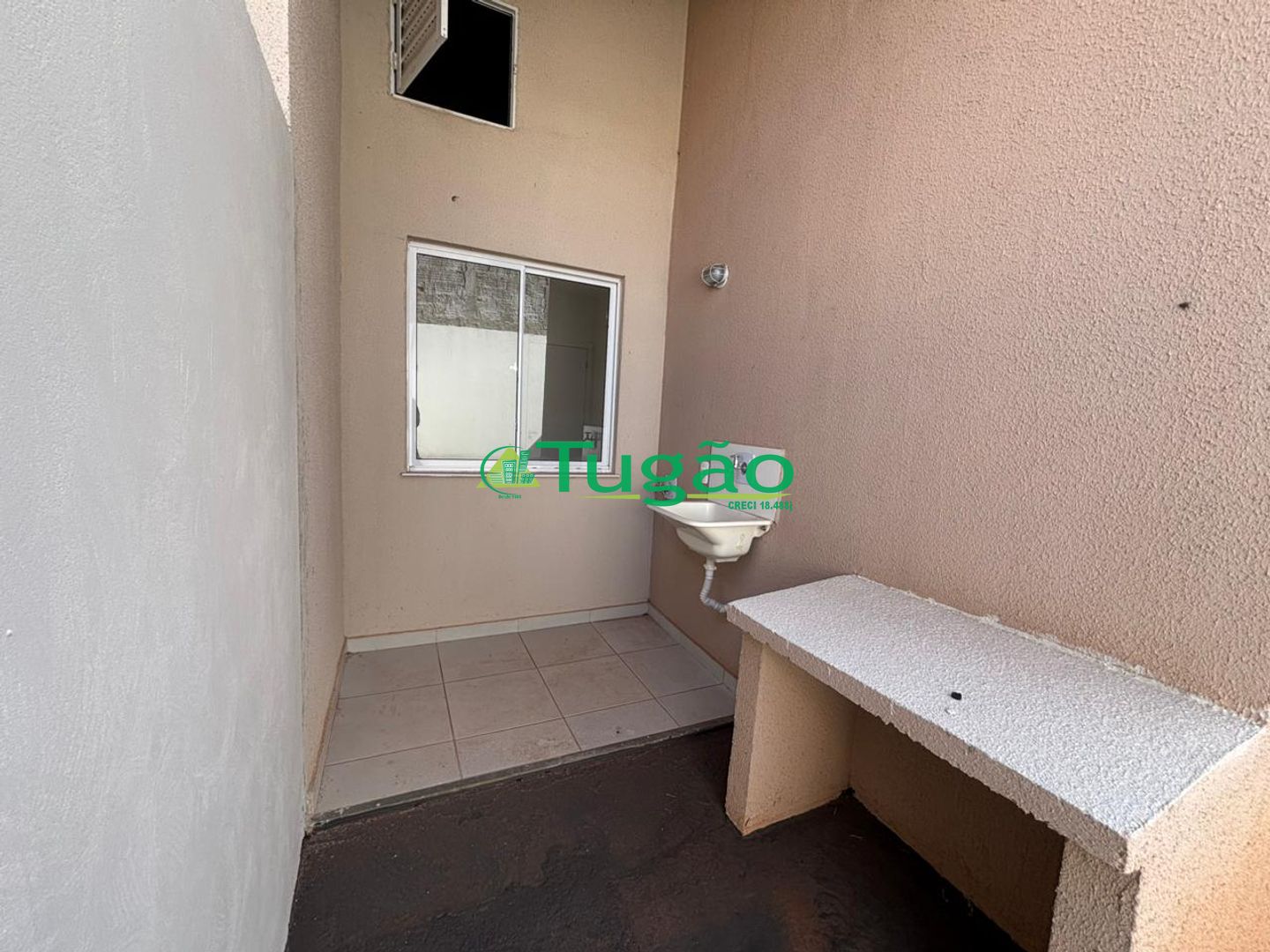 Casa de Condomínio com 2 quartos à venda, 43m² — foto 1 de 9