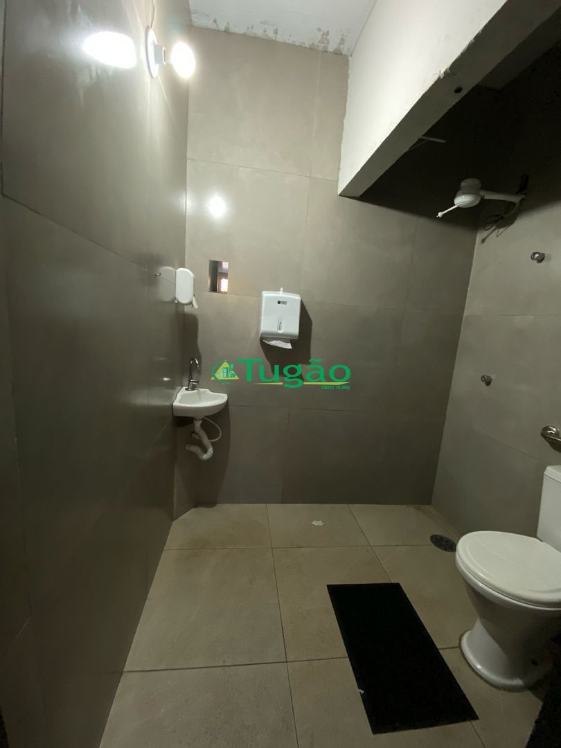 Imóvel Comercial com 4 quartos para aluguel, 240m² — foto 2 de 18
