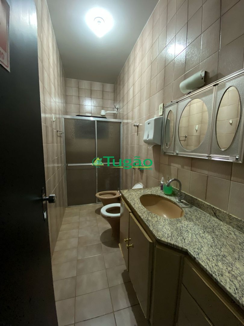 Imóvel Comercial com 4 quartos para aluguel, 240m² — foto 3 de 18