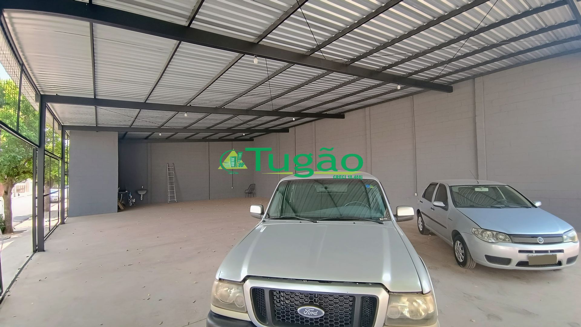 Loja / Salão / Ponto Comercial  para aluguel, 220m² — foto 1 de 8
