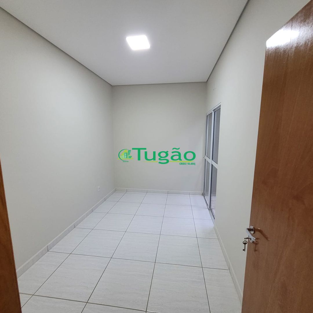 Casa com 3 quartos à venda, 142m² — foto 2 de 24