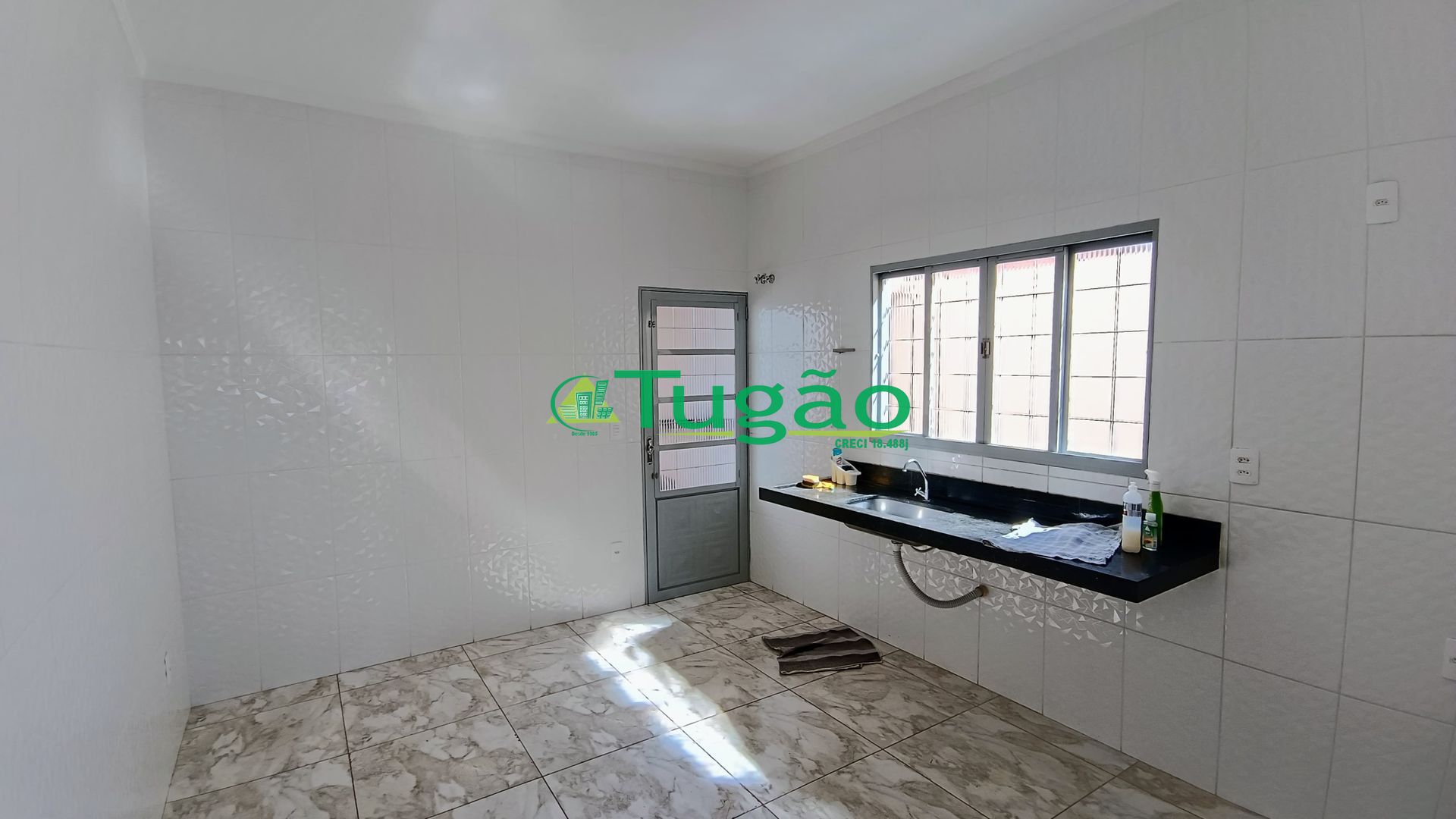 Casa com 3 quartos à venda, 119m² — foto 2 de 11