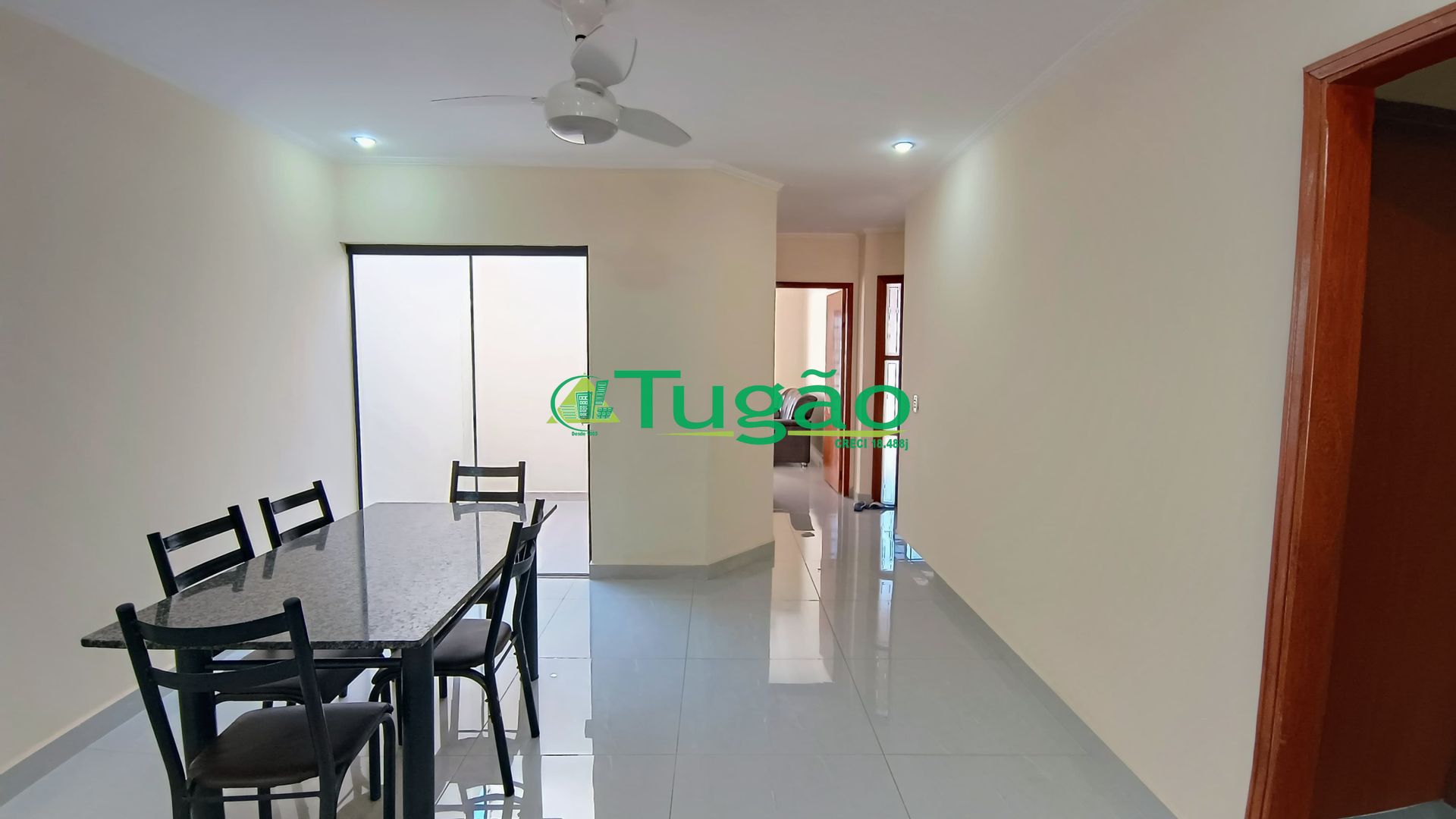 Casa com 3 quartos à venda, 210m² — foto 4 de 23