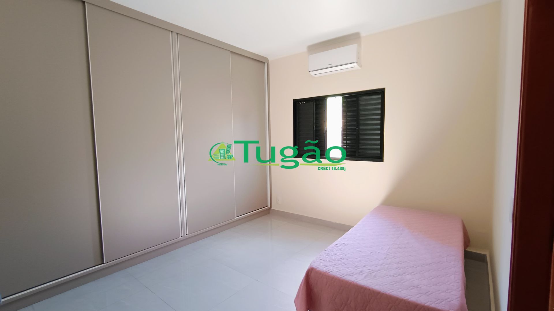 Casa com 3 quartos à venda, 210m² — foto 9 de 23