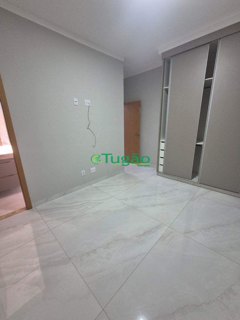 Casa de Condomínio com 3 quartos para aluguel, 210m² — foto 20 de 27