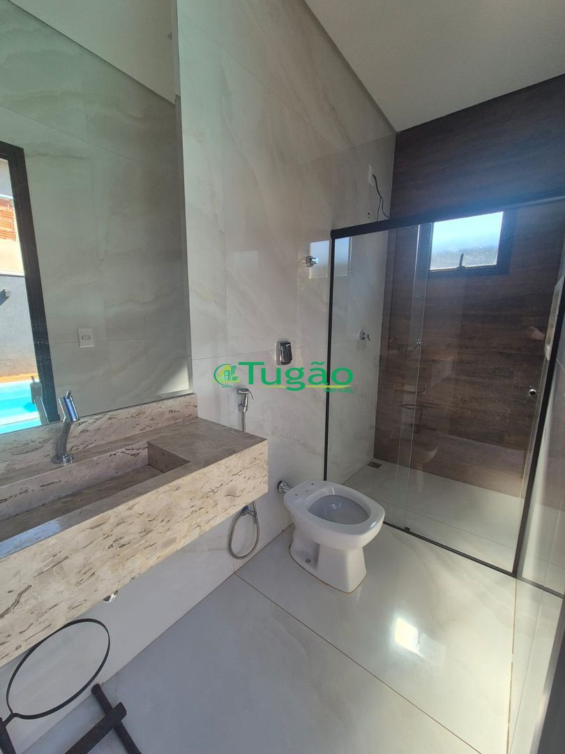 Casa de Condomínio com 3 quartos para aluguel, 210m² — foto 17 de 27